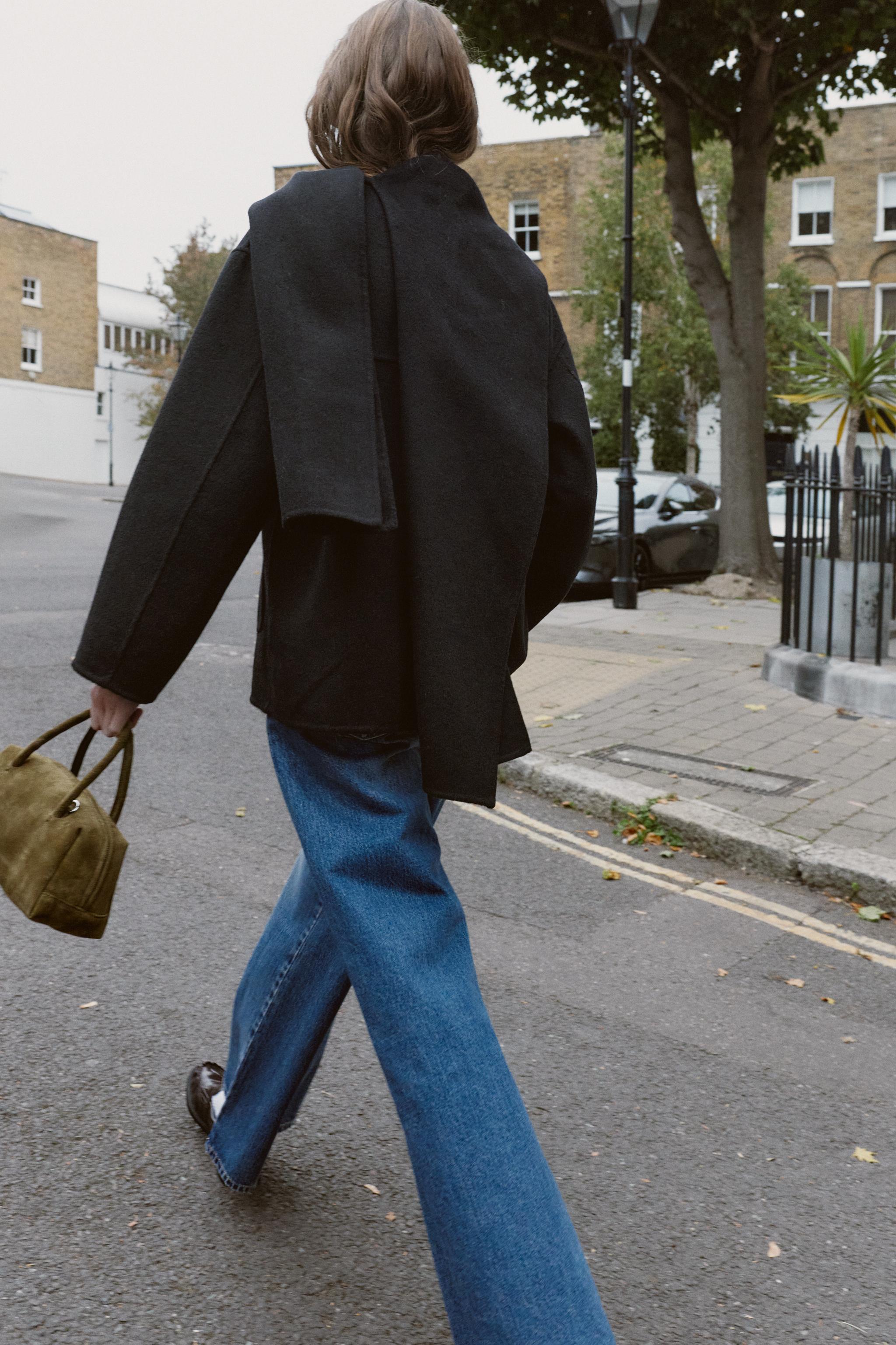 WOOL BLEND SHORT COAT WITH SCARF